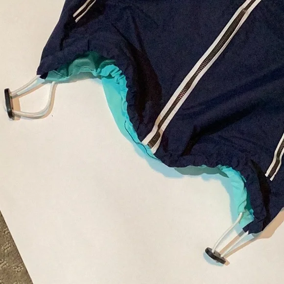 Penguin by Munsingwear windbreaker jacket,Small, zipper pockets,Velcro close,Sm - Picture 16 of 16